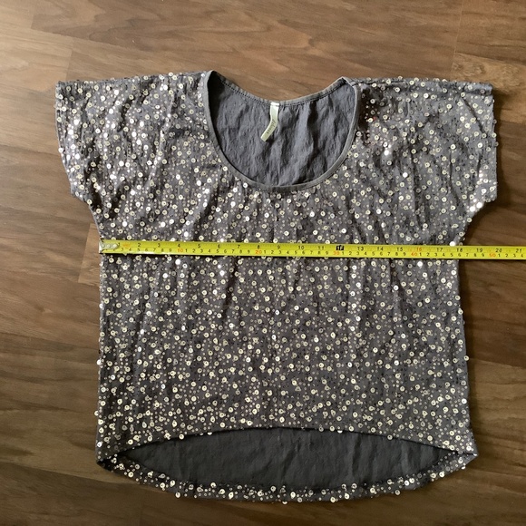 d’closet fully sequined short sleeves blouse - Picture 5 of 7